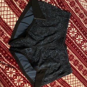 Lululemon Hotty Hot Short 2.5" Lined